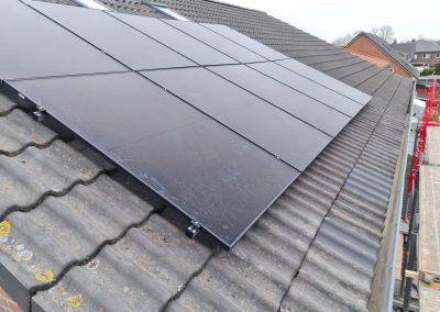 Photovoltaikanlage auf einem Spitzdach in Delmenhorst – Foto 5